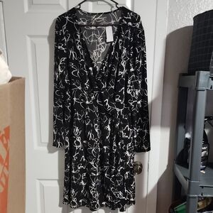 Nine West Black and White Abstract Long Sleeve Dress